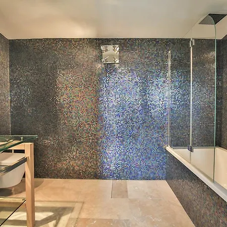 Luxury Cannes Suites@pool